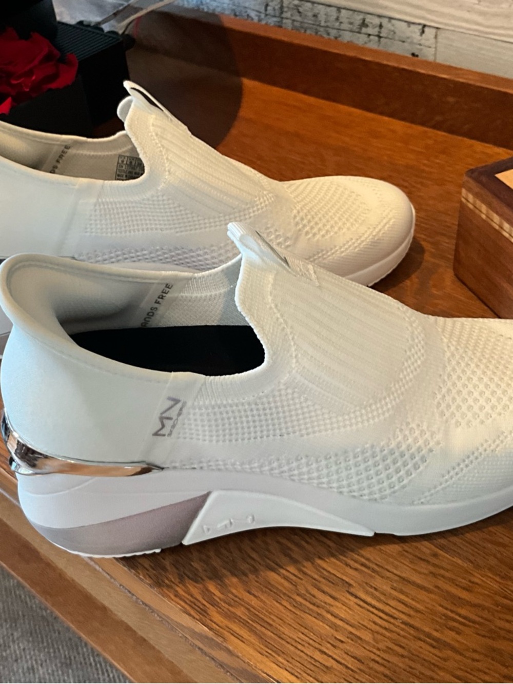 Skechers Women’s White Slip-On Knit Sneakers Wedge Hands Free! - Picture 7 of 11